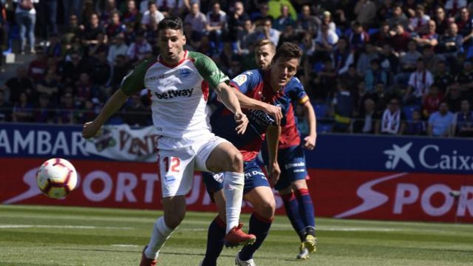 LaLiga Santander (J28): Resumen y goles del Huesca 1-3 Alavés