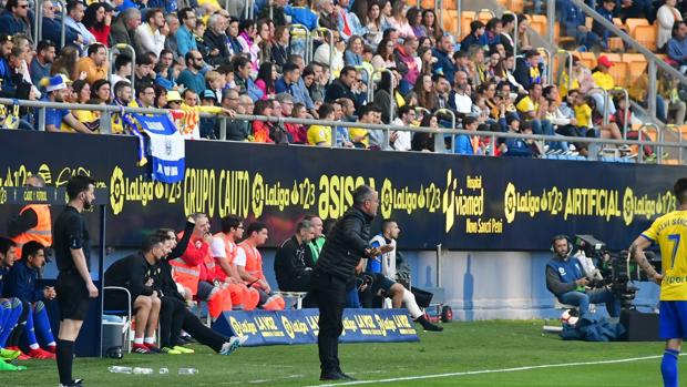 Cervera: «Quería ver si de otra manera el equipo es bueno»