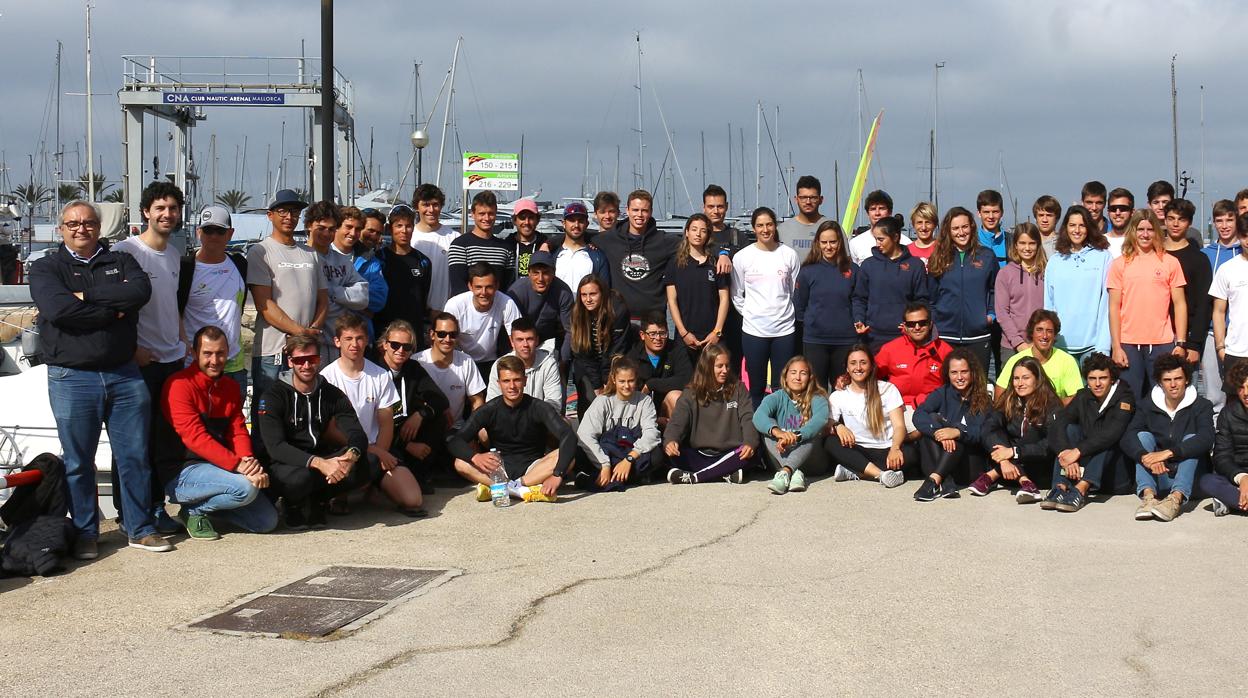 El equipo español de vela juvenil se prepara en Mallorca para la temporada 2019