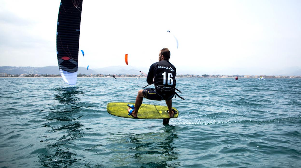 La bahía de Palma espera a la flota de la Formula Kite Spain Series 2019