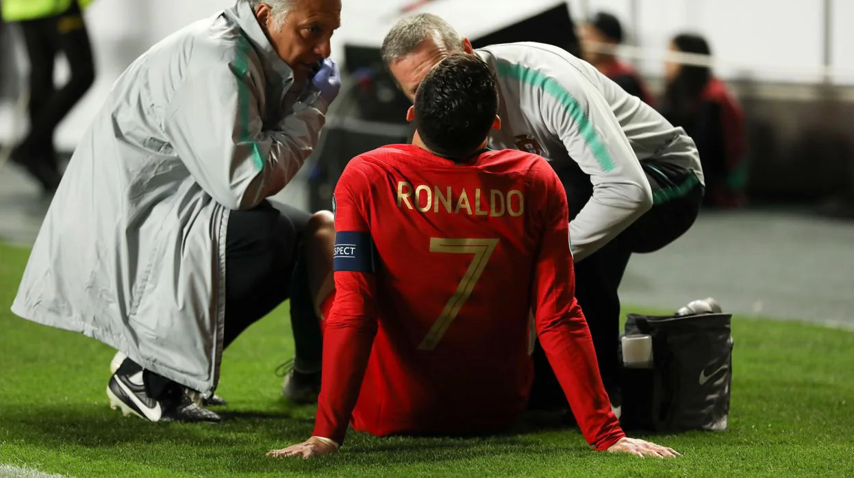 Los médicos de Portugal atienden a Ronaldo