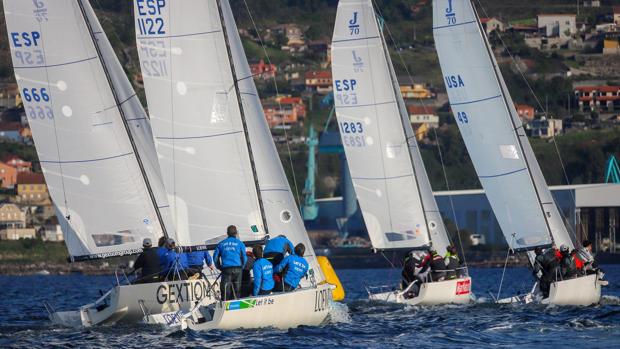 Victoria de Rayco Tabares y Pichu Torcida en las Villalia Spring Series de J70