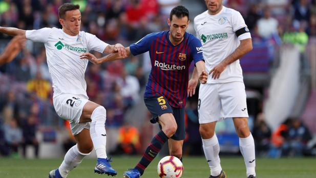 Un Camp Nou cobarde se ceba con Coutinho