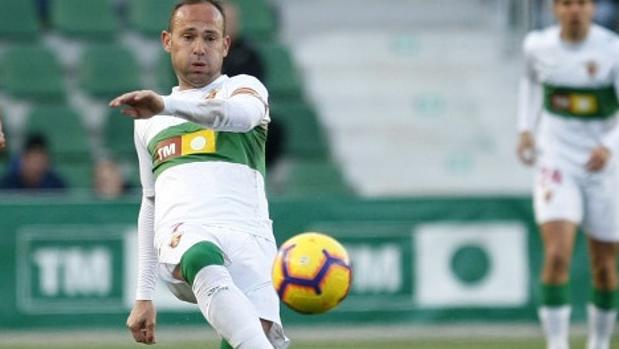 El Elche amarga el debut de Luis César en el Tenerife