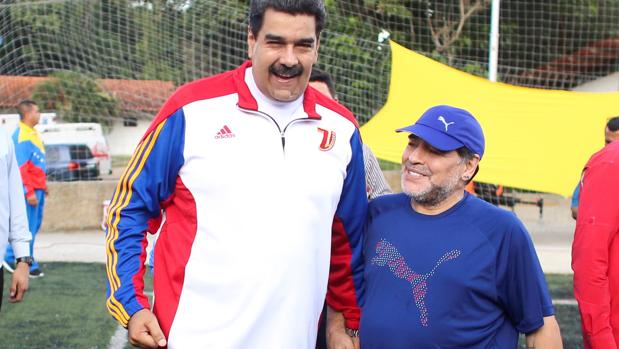 Maradona dedica su triunfo con Dorados a Maduro