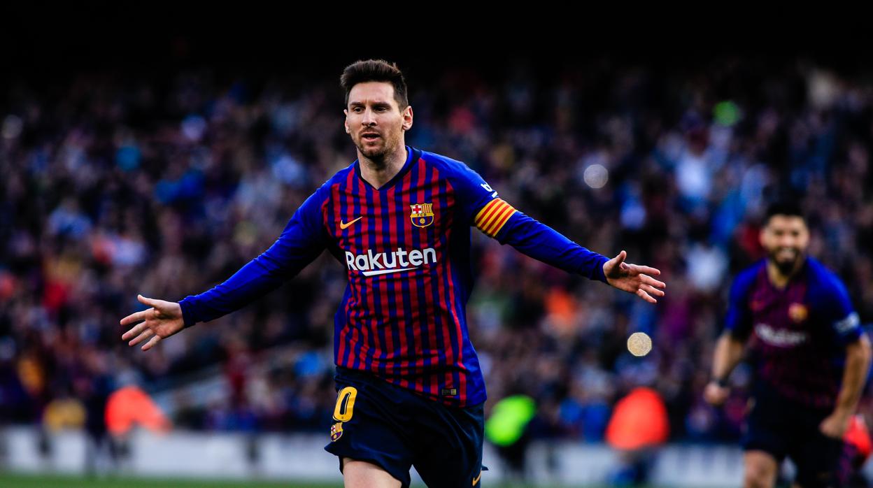 Leo Messi celebra su gol de falta ante el Villarreal este pasado martes