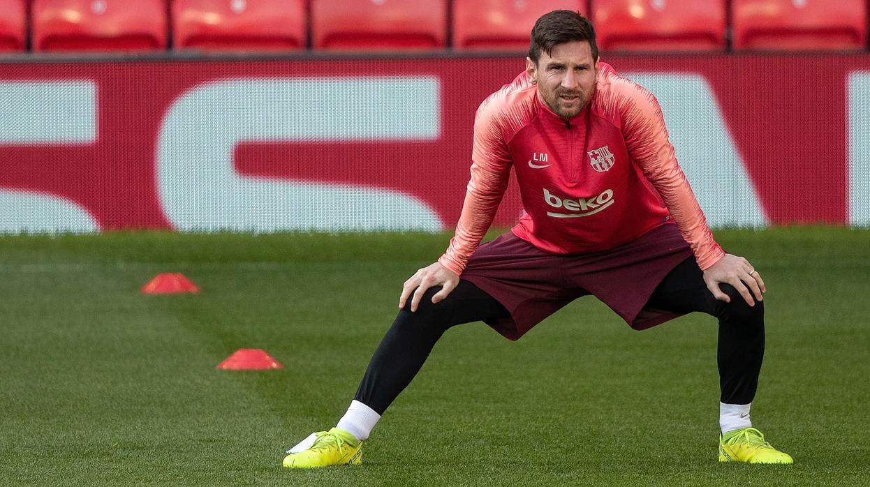 Messi y Luis suárez se ejercitan en Old Trafford