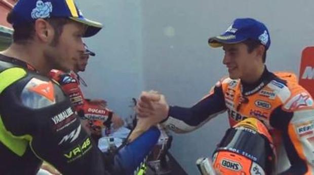 El «primer beso» de Marc Márquez con Rossi