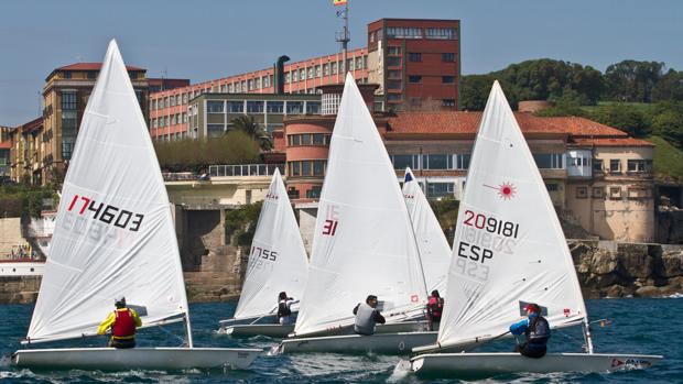 Carlos Ordoñez y Leticia Pelayo en Snipe, campeones del Trofeo Santa Catalina