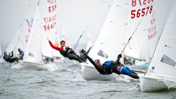 Patricia Reino e Isabel Laiseca mandan en el Nacional de 420 en Vilagarcía