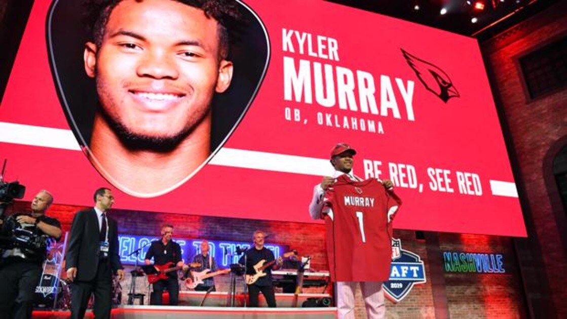 Kyler Murray, número uno del draft, a los Cardinals
