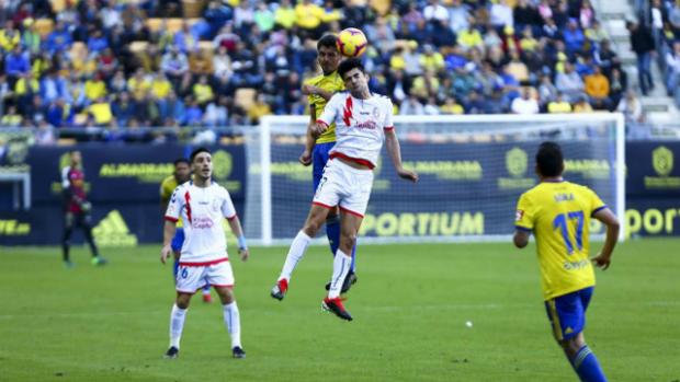 Iza: «El Cádiz CF tiene muchas opciones de jugar el ‘play off’»