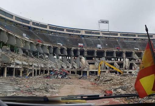 Los aficionados del Atlético de Madrid despiden hoy por última vez al Vicente Calderón