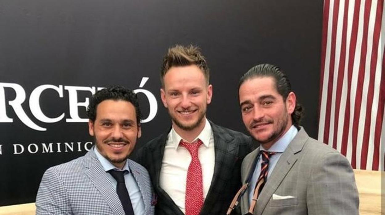 Ivan Rakitic en la Feria de Sevilla al día siguiente de haber sido eliminado por el Liverpool