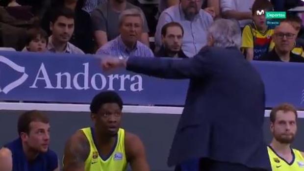 Pesic echó del banquillo a Seraphin en el primer cuarto