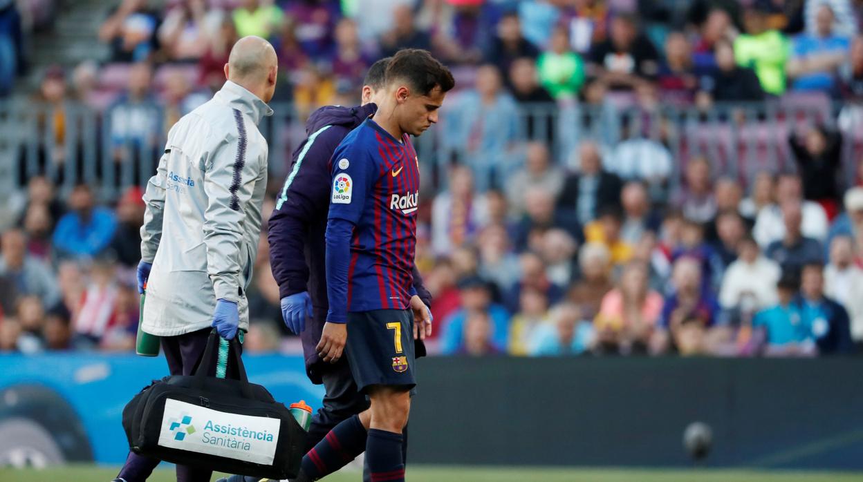 Coutinho se retira lesionado tras una jugada ante el Getafe