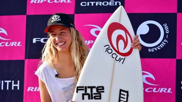 Adur Amatriain y Melania Suárez participan en la final del Mundial del RIP Curl Gromsearch