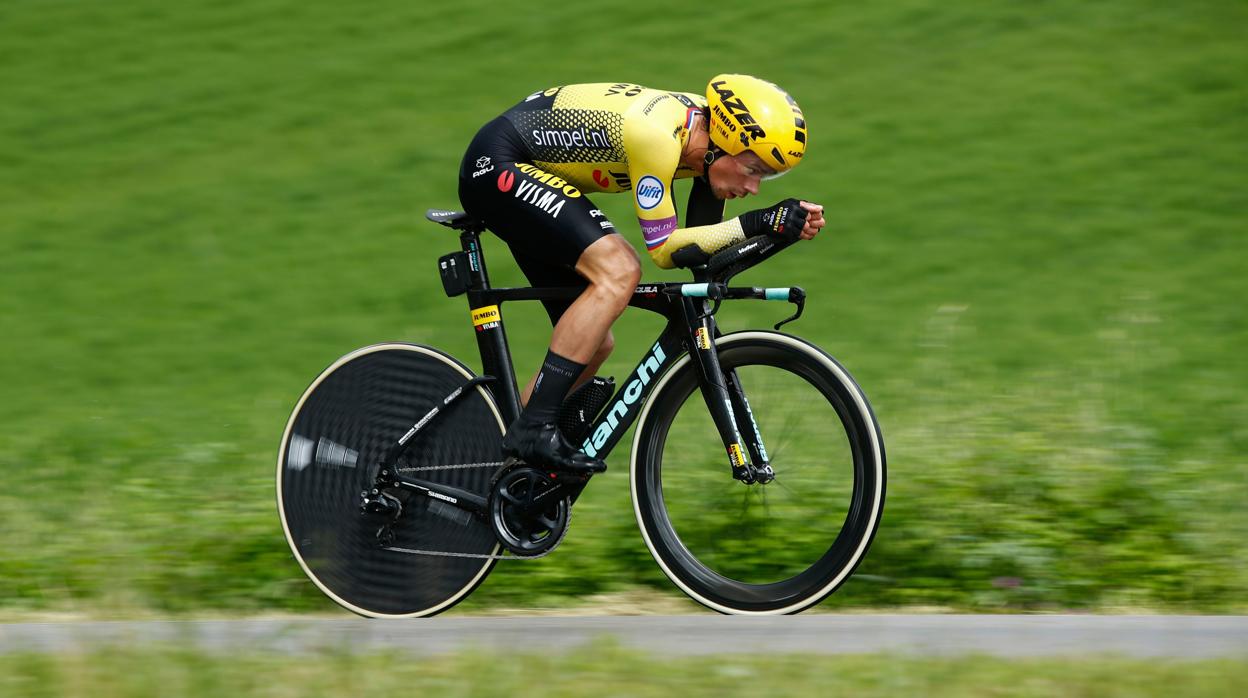 Roglic, durante la novena etapa