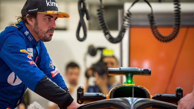 La prensa americana, en 'shock' por Alonso y la «dolorosa experiencia» de McLaren