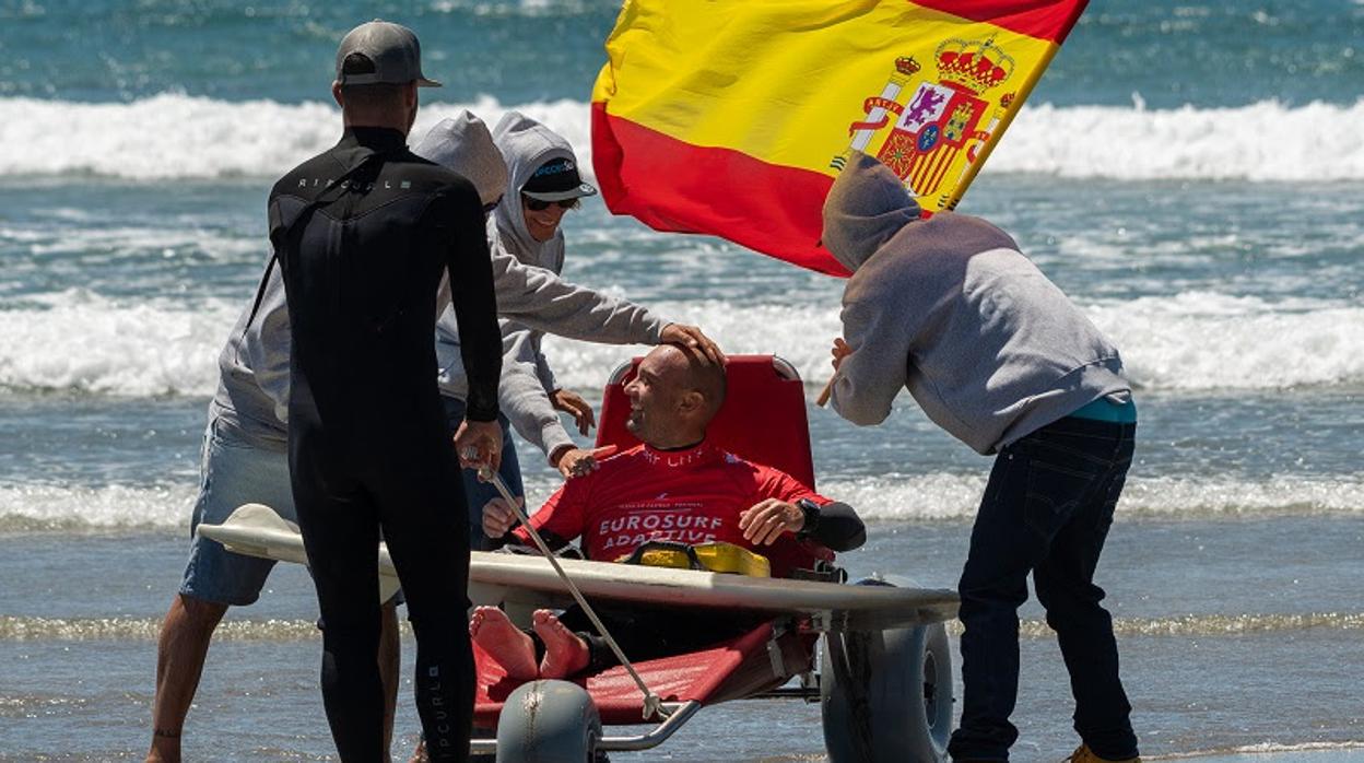 Marcos Tapia vence en el International Adaptive Surf Open