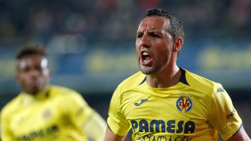 Santiago Cazorla celebrando un gol ante el Real Madrid