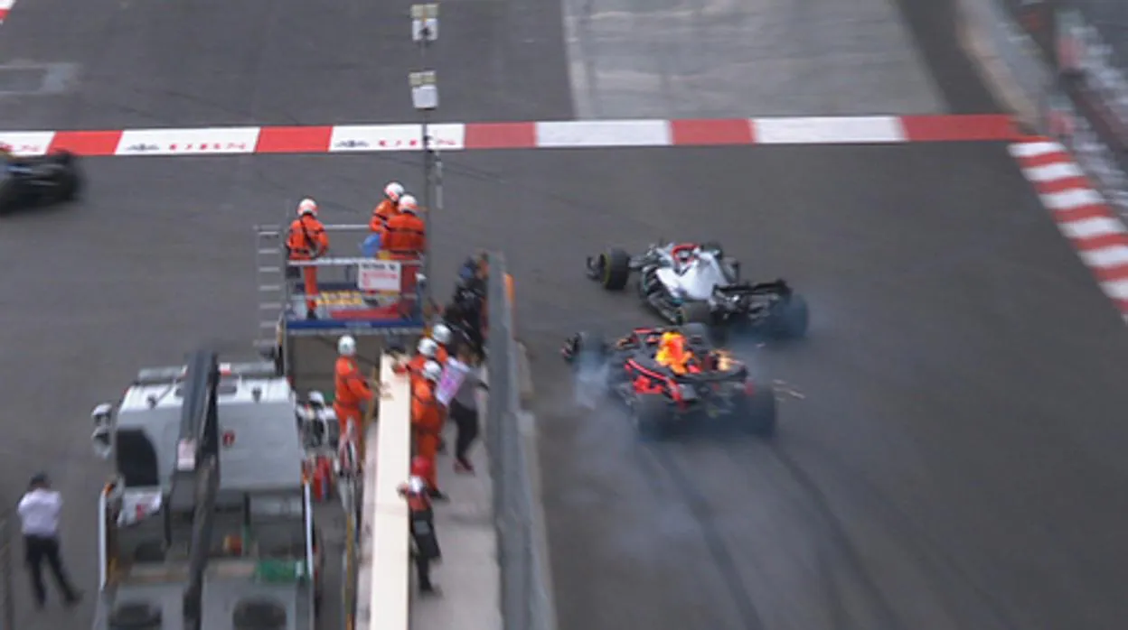 Hamilton resiste el ímpetu de Verstappen y triunfa en Mónaco