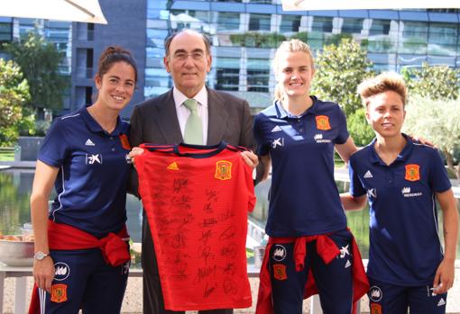 La selección femenina, recibida en Iberdrola