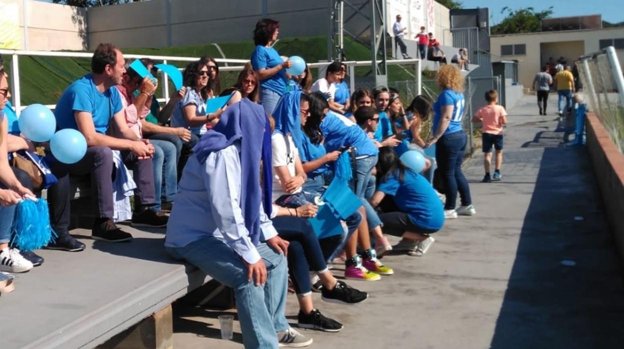 Aficionados de Las Rozas, el pasado fin de semana en el campo del Atlético Saguntino