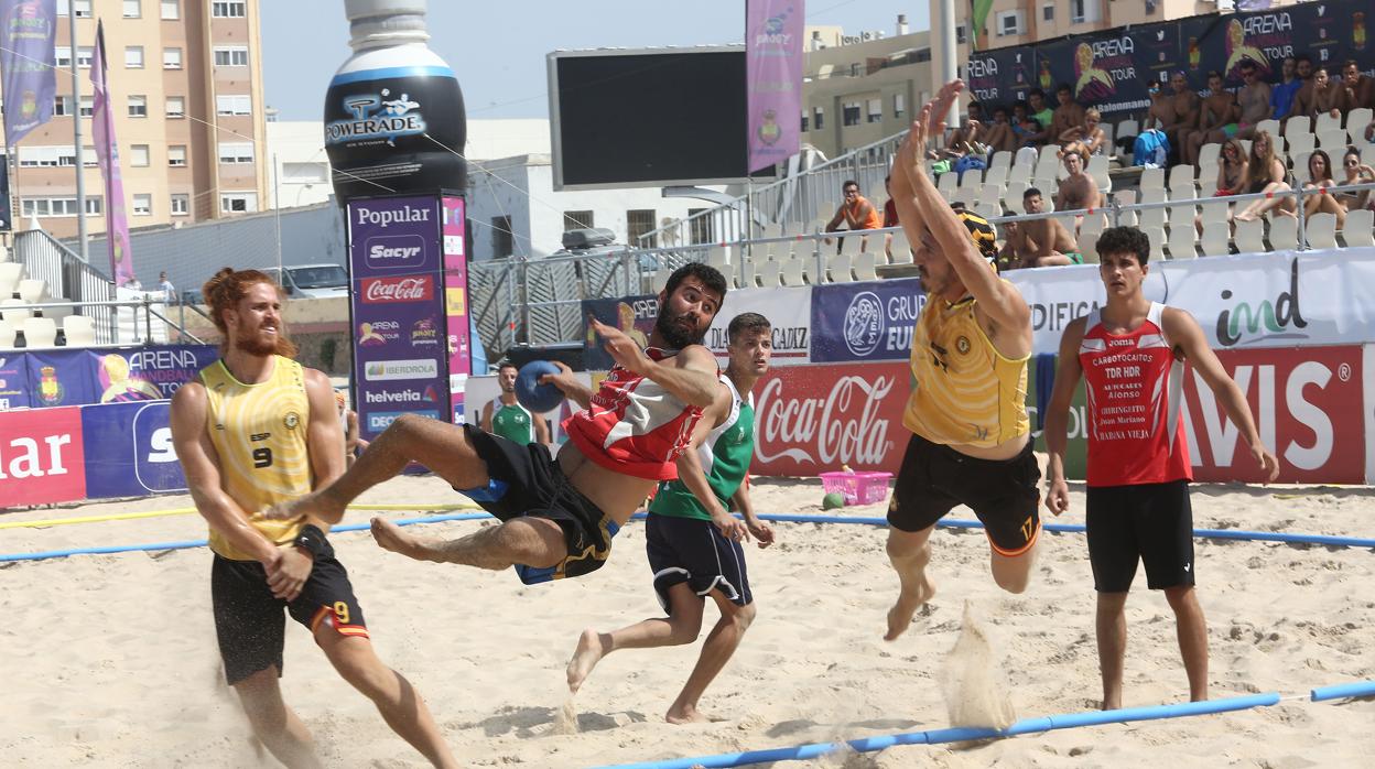 Cádiz es un referente en el balonmano playa y esta temporada lo volverá a demostrar.