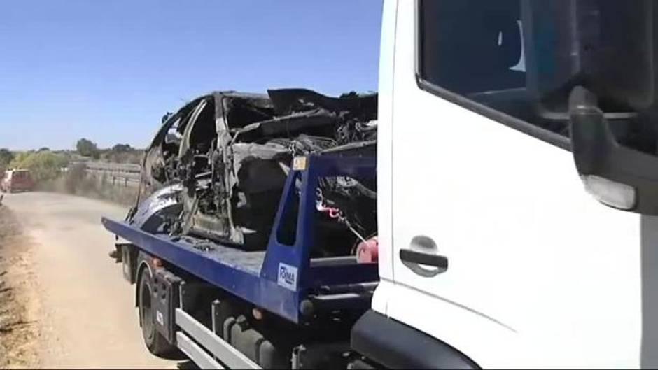 Retiran del lugar del accidente el coche en el que circulaban Reyes y sus dos primos