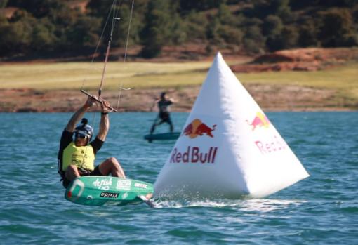 Las Formula Kite Spain Series brillan en aguas interiores de Cuenca