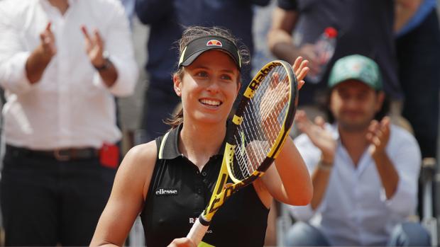 Konta, semifinalista en París tras atropellar a Stephens