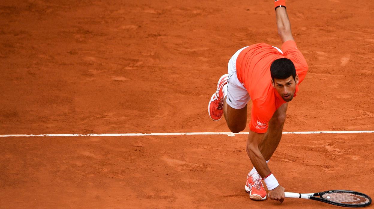 A Djokovic le toca remontar ante Thiem en la reanudación