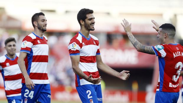 Granada pone la guinda a la temporada con un triunfo ante flojo Alcorcón
