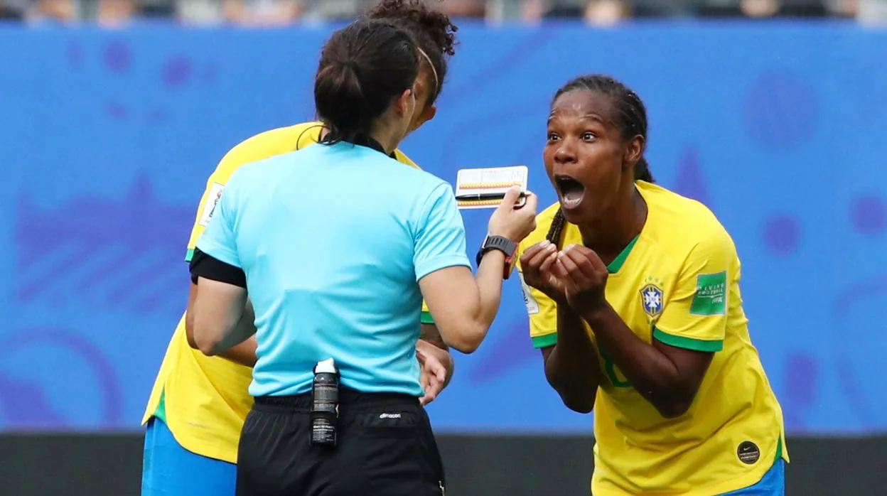 «Formiga» recibió una cartulina amarilla en el partido ante Jamaica