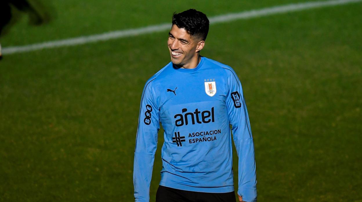 Luis Suárez durante un entrenamiento con la selección uruguaya