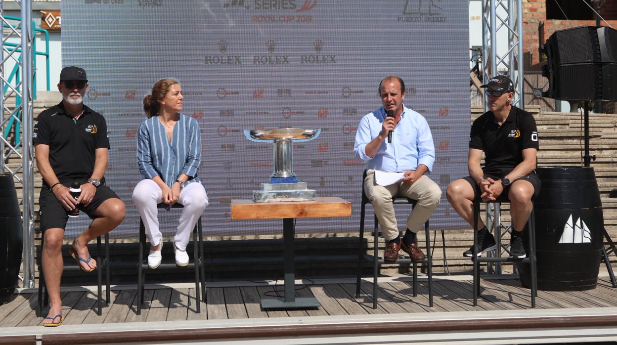 Enrique López-Bosch, director general de Puerto Sherry, habla durante la presentación de la 52 Super Series Royal Cup.