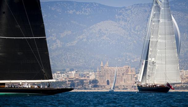 Comienza la Superyacht en la bahía de Palma