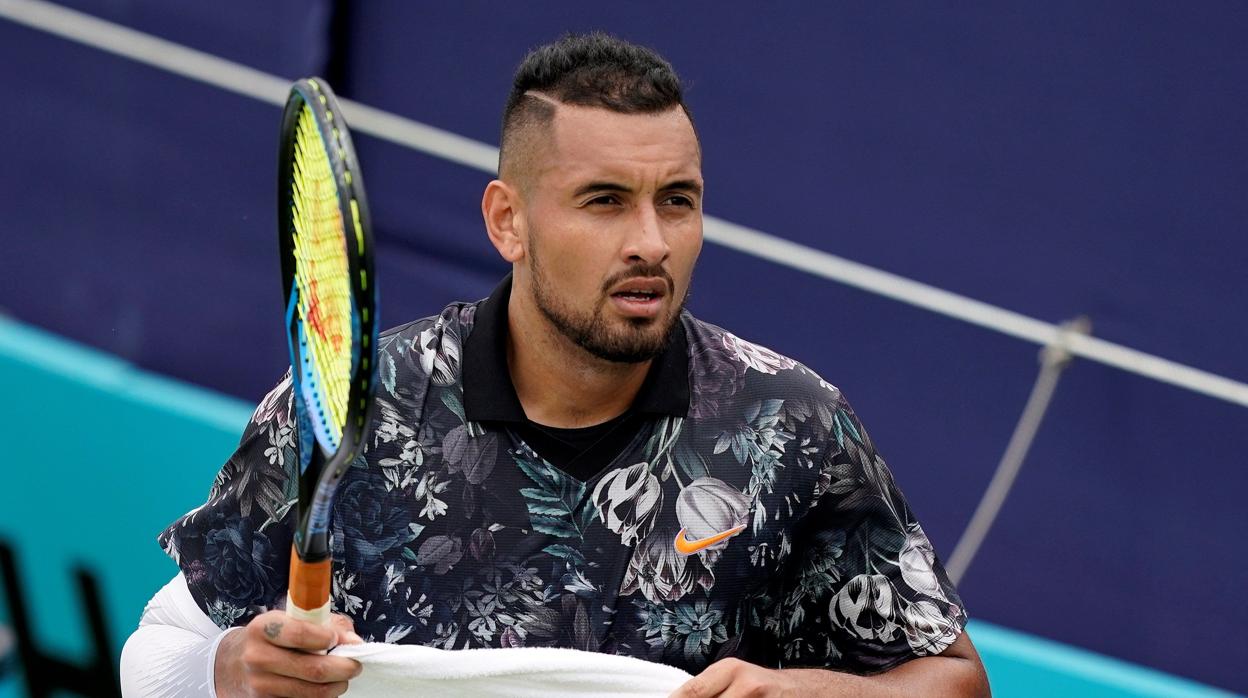 Kyrgios estalla: «Estoy aguantando a jueces y espectadores idiotas»