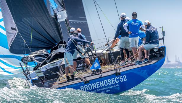 «Bronenosec» recoge los réditos que se deja «Azzurra»