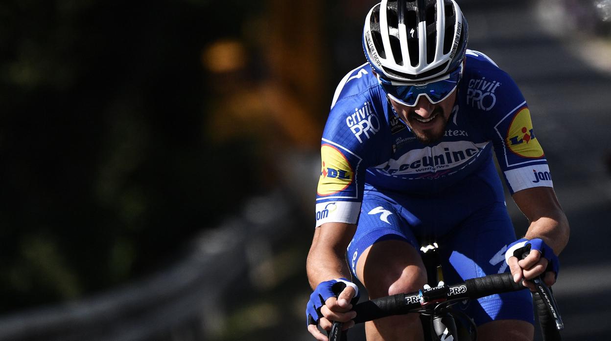 Golpe de efecto de Alaphilippe: etapa y liderato en Epernay