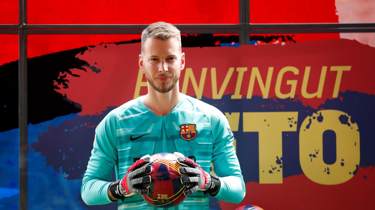 Neto en su presentación como nuevo jugador del Barcelona