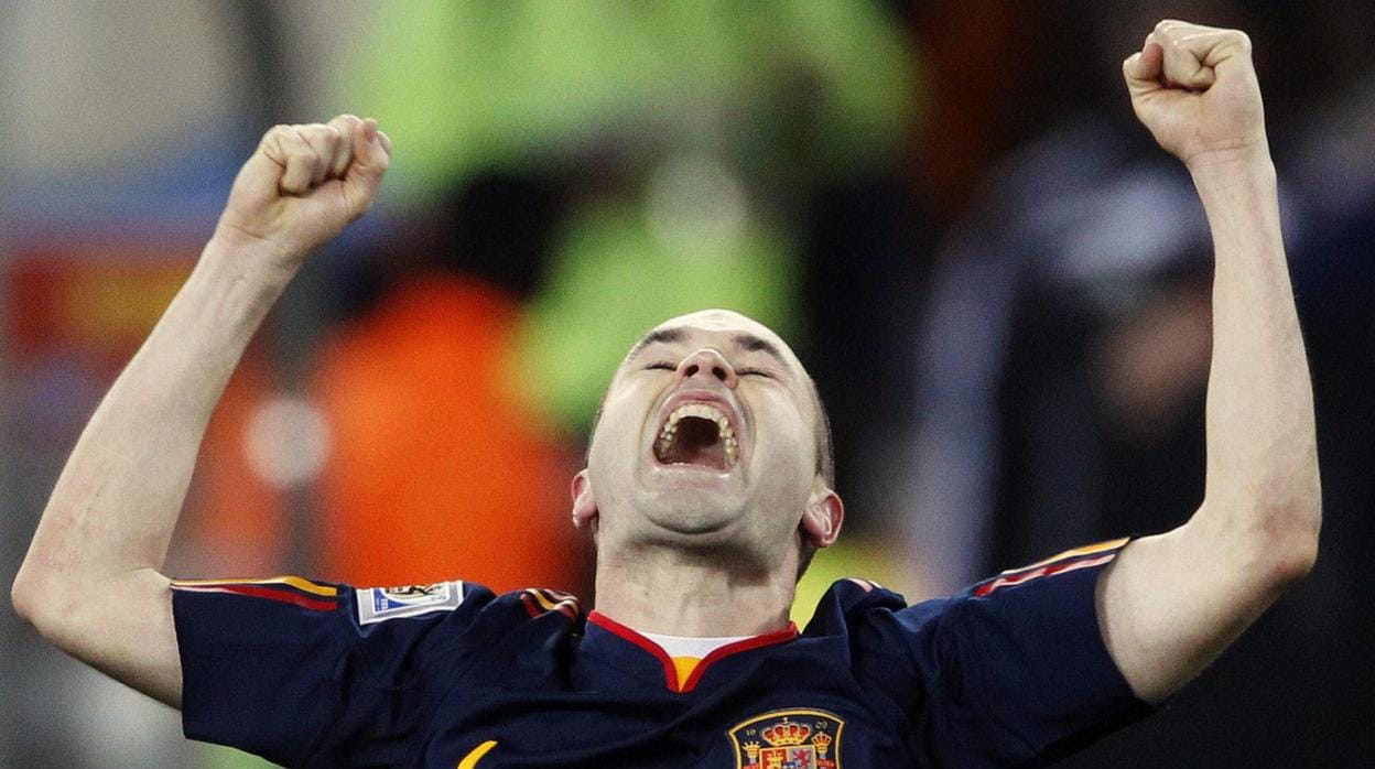 Iniesta celebra el Mundial conquistado por España
