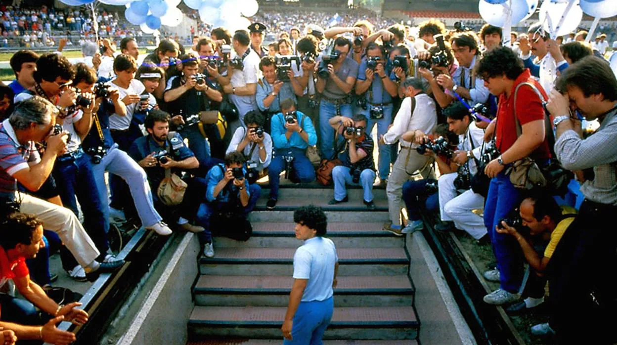 Diego y Maradona, fútbol, cocaína, prostitutas y la Camorra en Nápoles