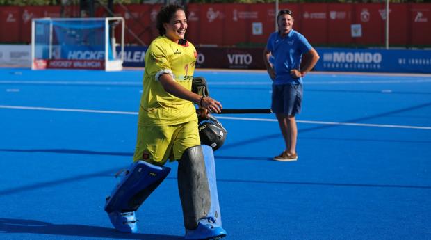 El futuro del hockey español, en las paradas de Clara Pérez