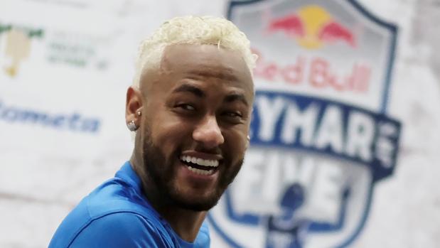 Neymar fuerza la máquina para salir del PSG