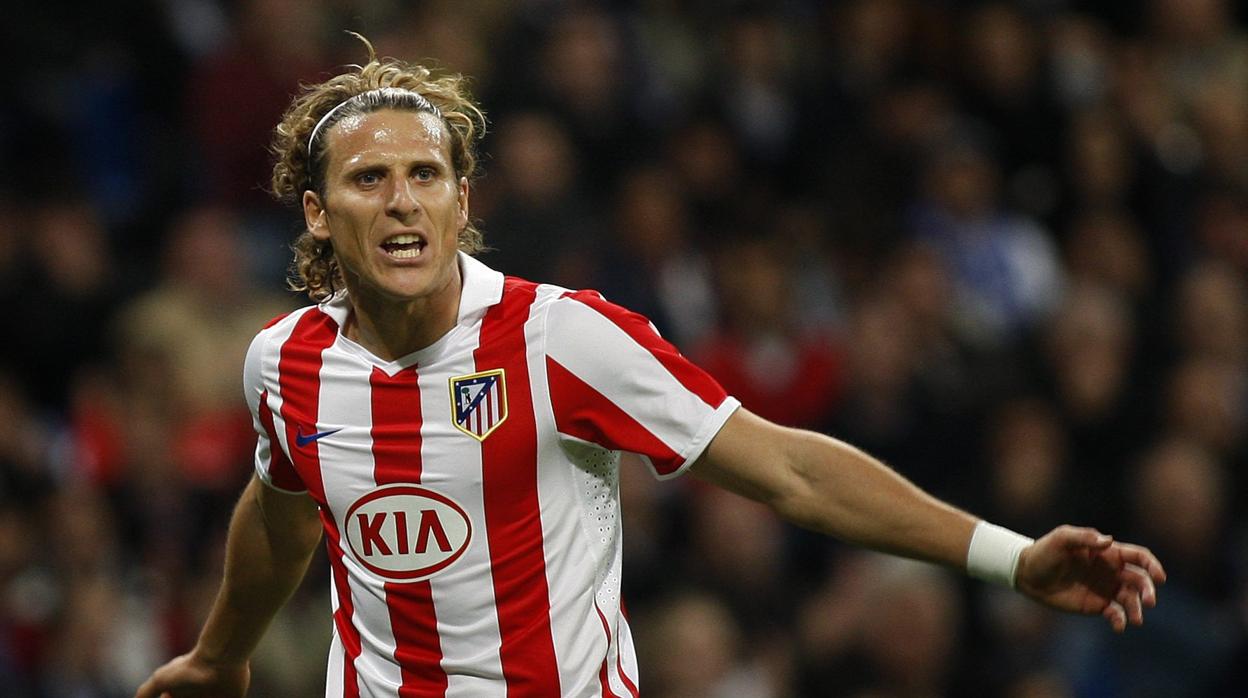 Diego Forlán anuncia su retirada del fútbol a sus 40 años