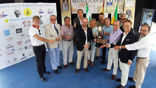 La bahía de Cádiz se prepara para la Semana de la Vela