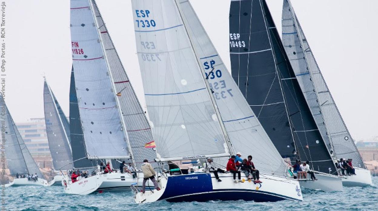 Más de 50 barcos se dan cita en la Regata Astoria, Travesía Cabo Roig