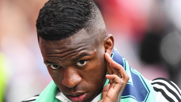 La melancolía de Vinicius, principal perjudicado por los cambios de Zidane